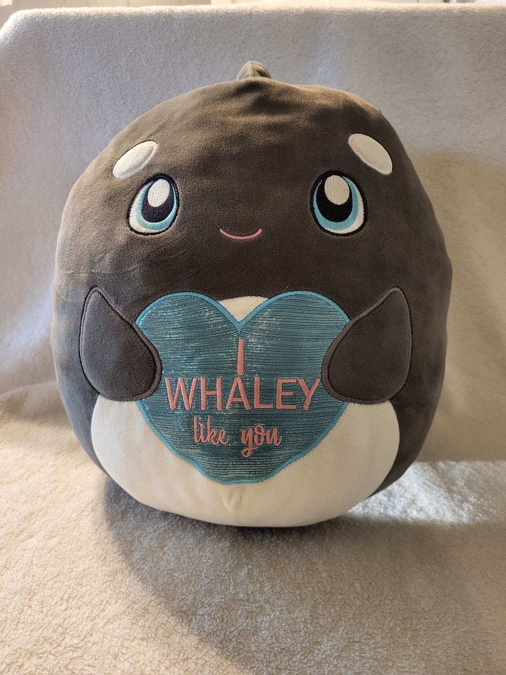 Squishmallows Kai Whale Orca “I Whaley Like You" Gray Heart 12" Plush Kellytoy
